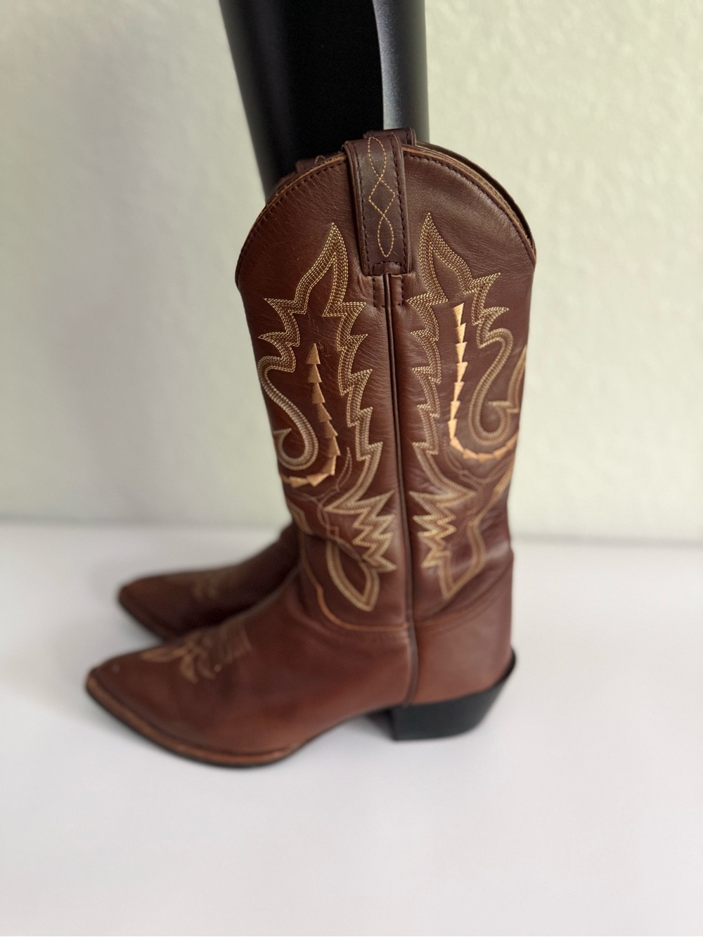Justin Brown Women's Western Cowboy Boots - Classic Embroidered Style - Picture 4 of 14